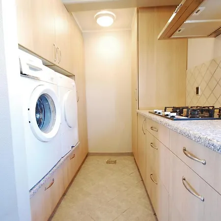 Three-bedroom Holiday With A Patio 01 Holiday home *