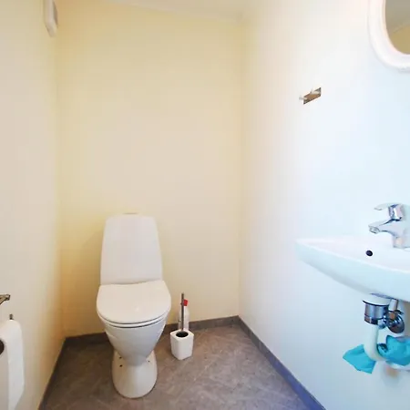 Holiday home Three-bedroom Holiday With A Patio 01 *